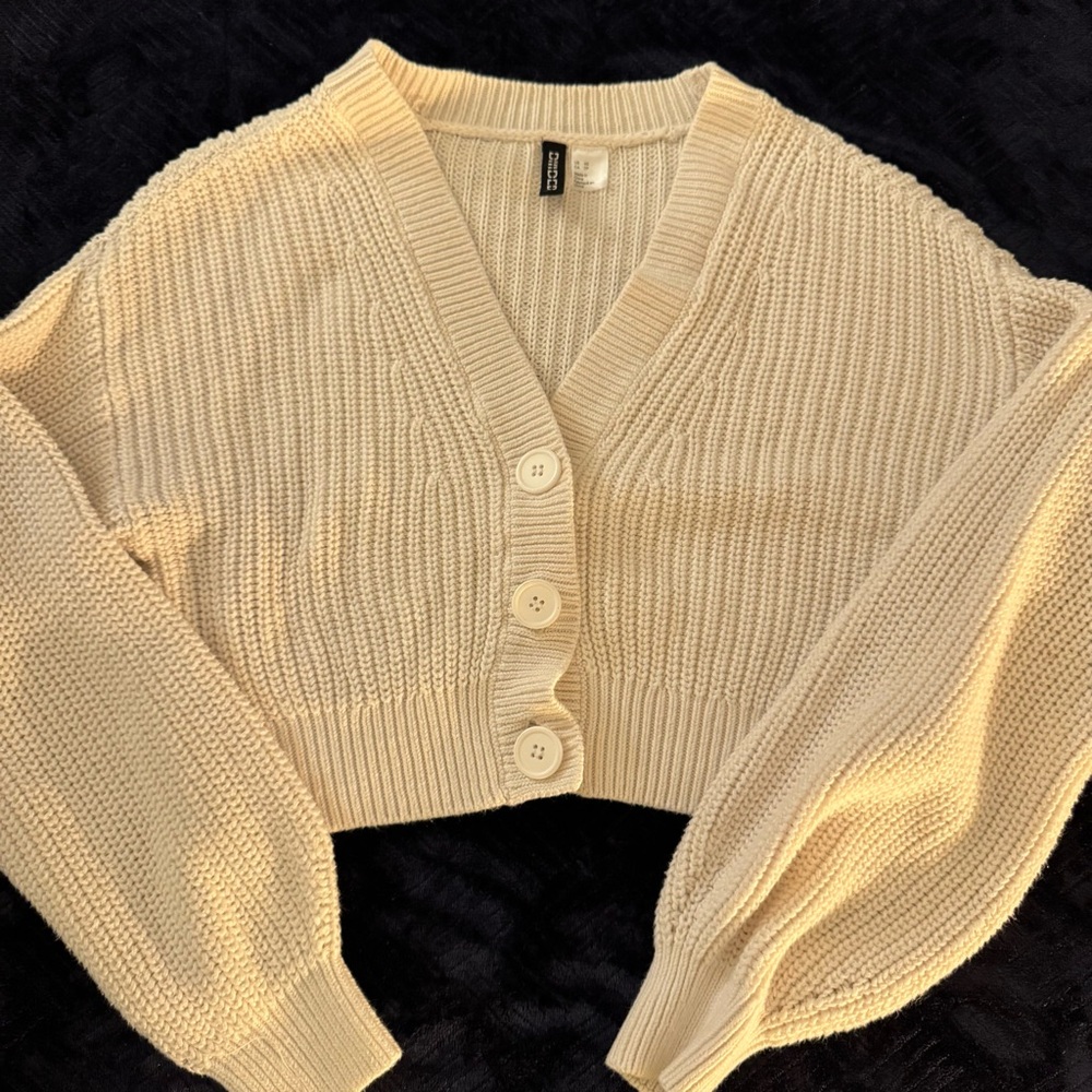 H&M Cream Button-Up Women's Crop Sweater